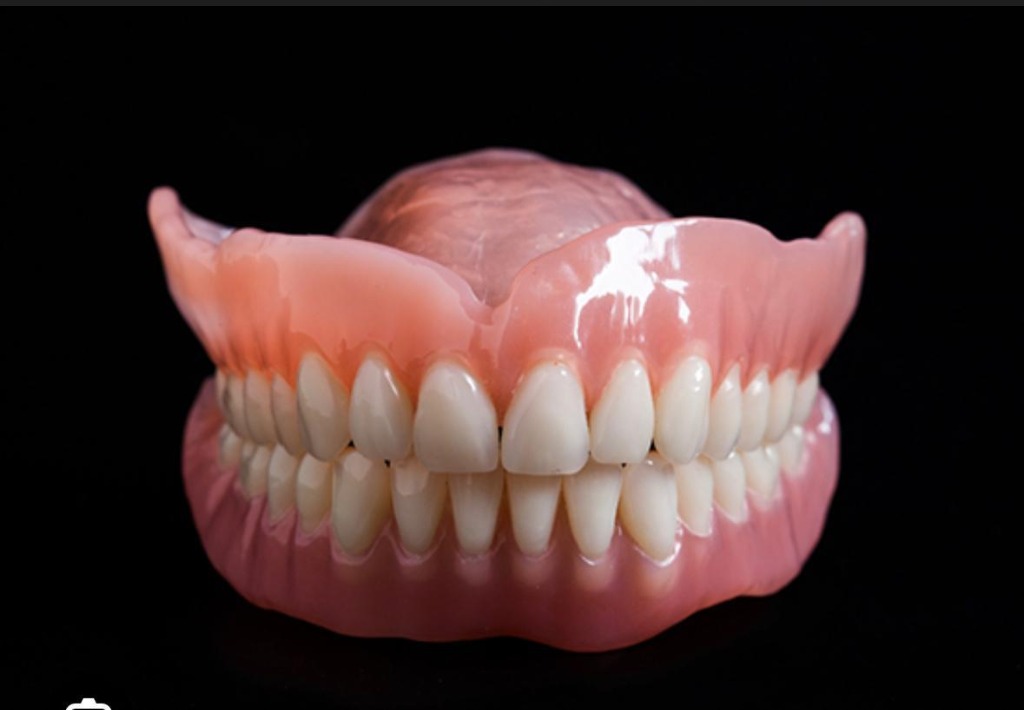 Complete Dentures Case - Dentures